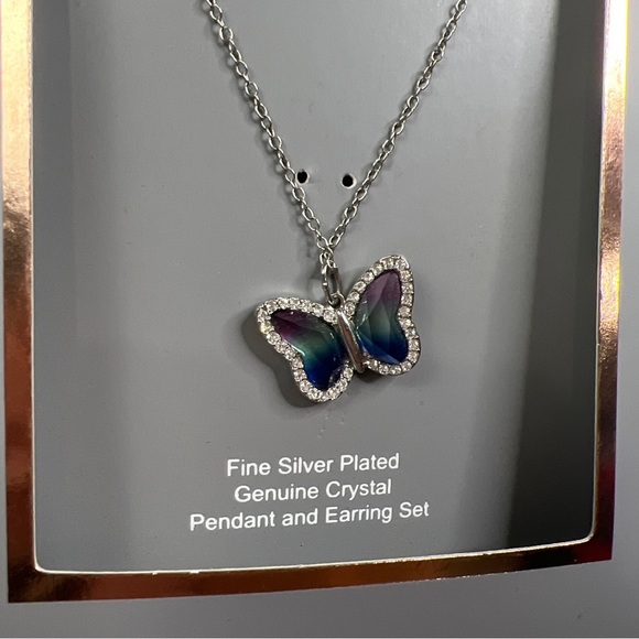 NIB Believe Brilliance Fine Silver Plated Genuine Crystal Pendant & Earring Set - Picture 2 of 3